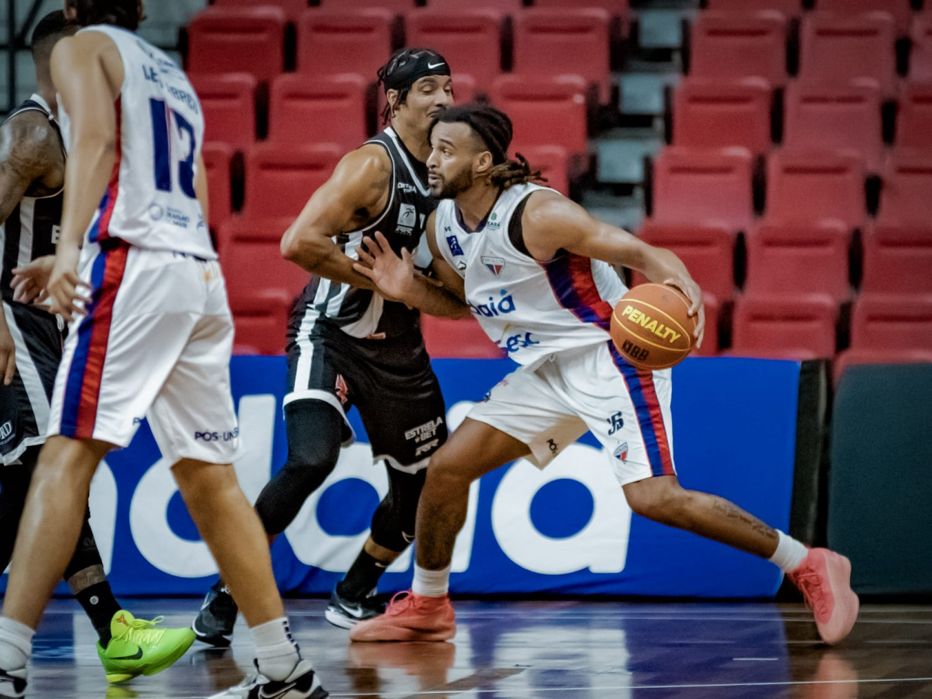 Fortaleza Basquete Cearense venceu o Vasco da Gama pelo NBB (Foto: Carlos Roosewelt/FBC)