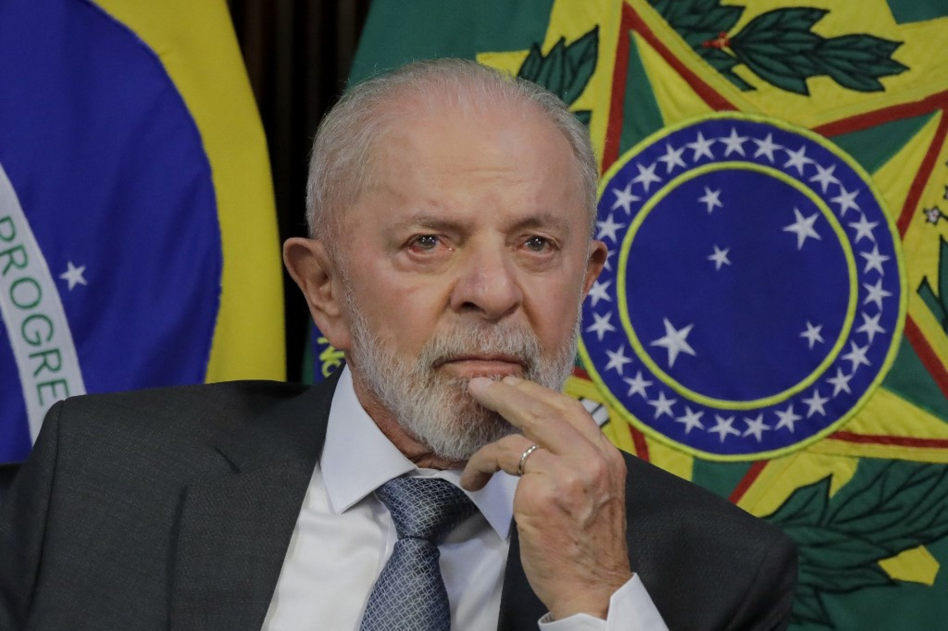 Lula parabenizou a vitória de Trump nas eleições dos EUA, após apoiar Kamala Harris e associar Trump ao nazismo (Foto: Sergio Lima / AFP)