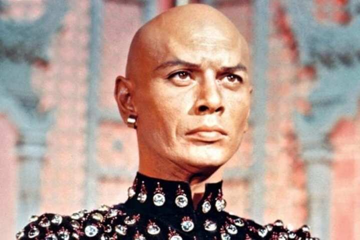 Há 39 anos, no dia 10/10/1985, morreu Yul Brynner, ator russo-americano que fez sucesso na chamada Era de Ouro do cinema nos Estados Unidos. 
