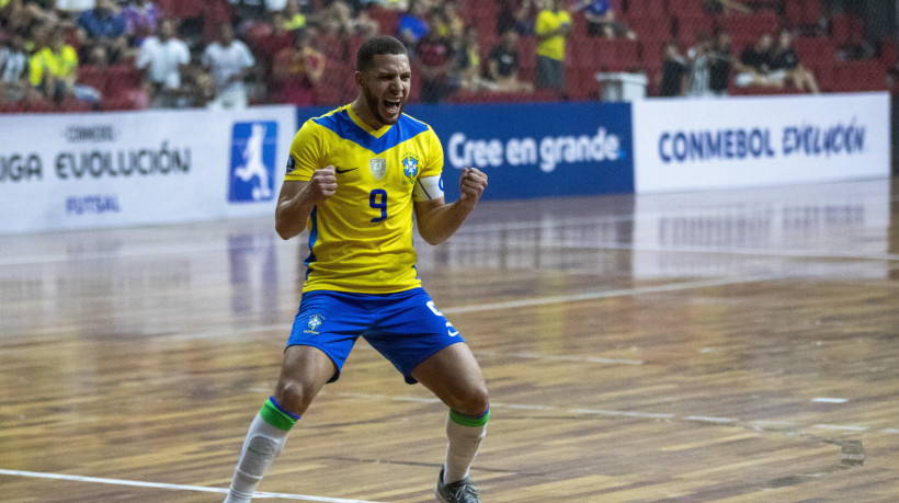 Atual campeã mundial, seleção brasileira de futsal disputa torneio no CFO