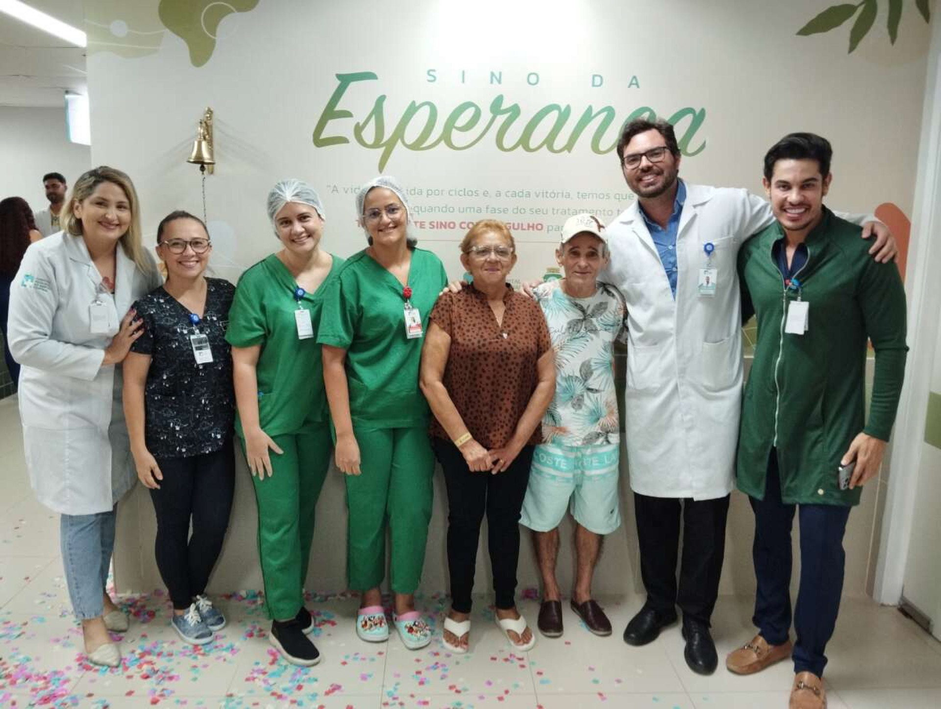 Primeiro paciente a concluir tratamento no Hospital Regional do Sertão Central toca o 