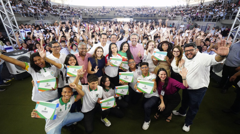 Foram entregues 25.787 tablets para os alunos da Crede 1