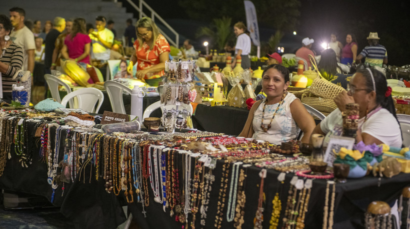 Durante o X Encontro Sesc Herança Nativa os povos não só festejam e vendem seu artesanato numa feira, mas discutem e criam suas conexões