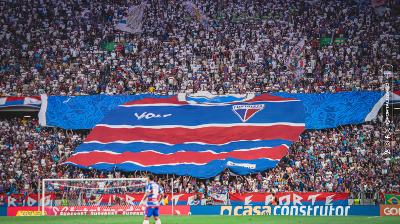 Torcida do Fortaleza no jogo contra o Vasco pela Série A