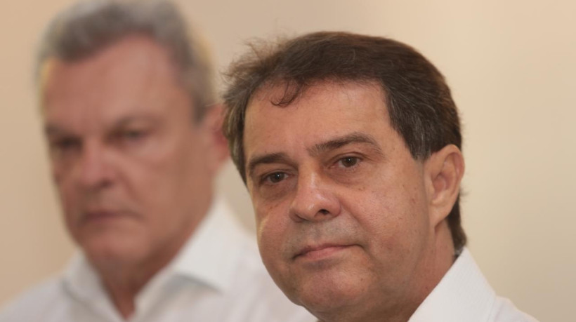 Atual prefeito de Fortaleza, José Sarto (PDT), e o prefeito eleito Evandro Leitão (PT)