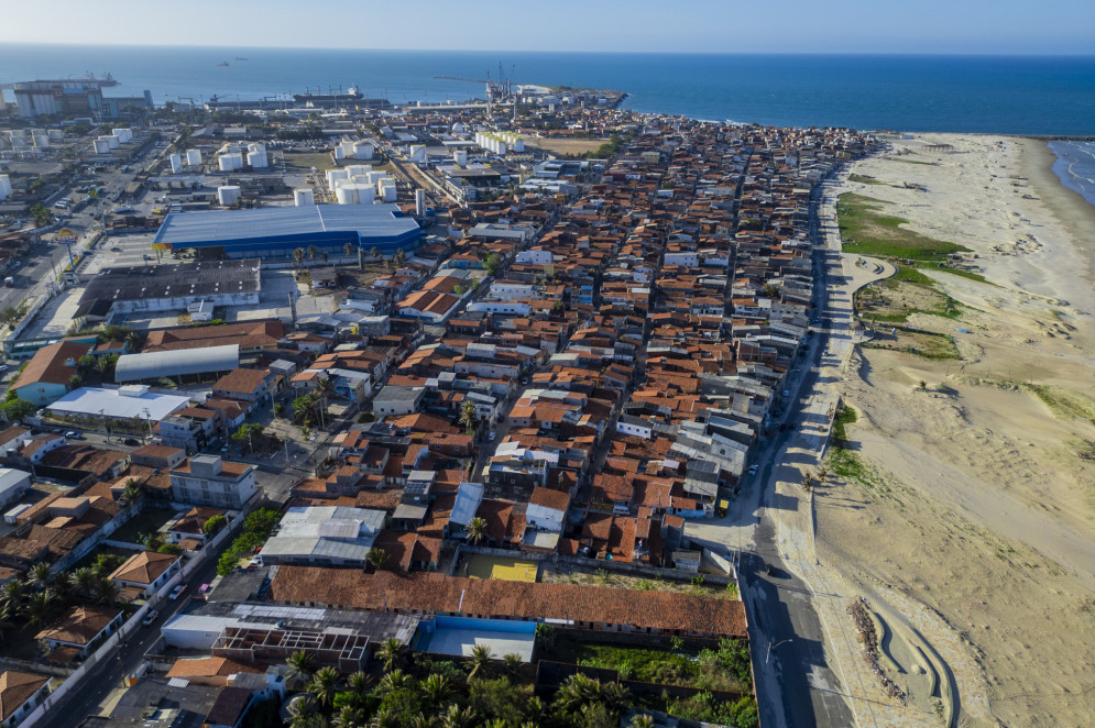 A Superintendência do Patrimônio da União (SPU) garante que não haverá prejuízo no acesso dos moradores à praia(Foto: FCO FONTENELE)