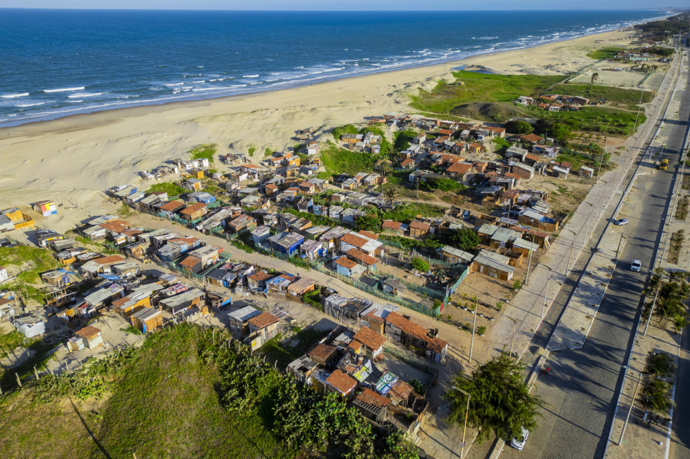  Área que será desocupada para construção de usina de dessanilização de água na Praia do Futuro(Foto: FCO FONTENELE)