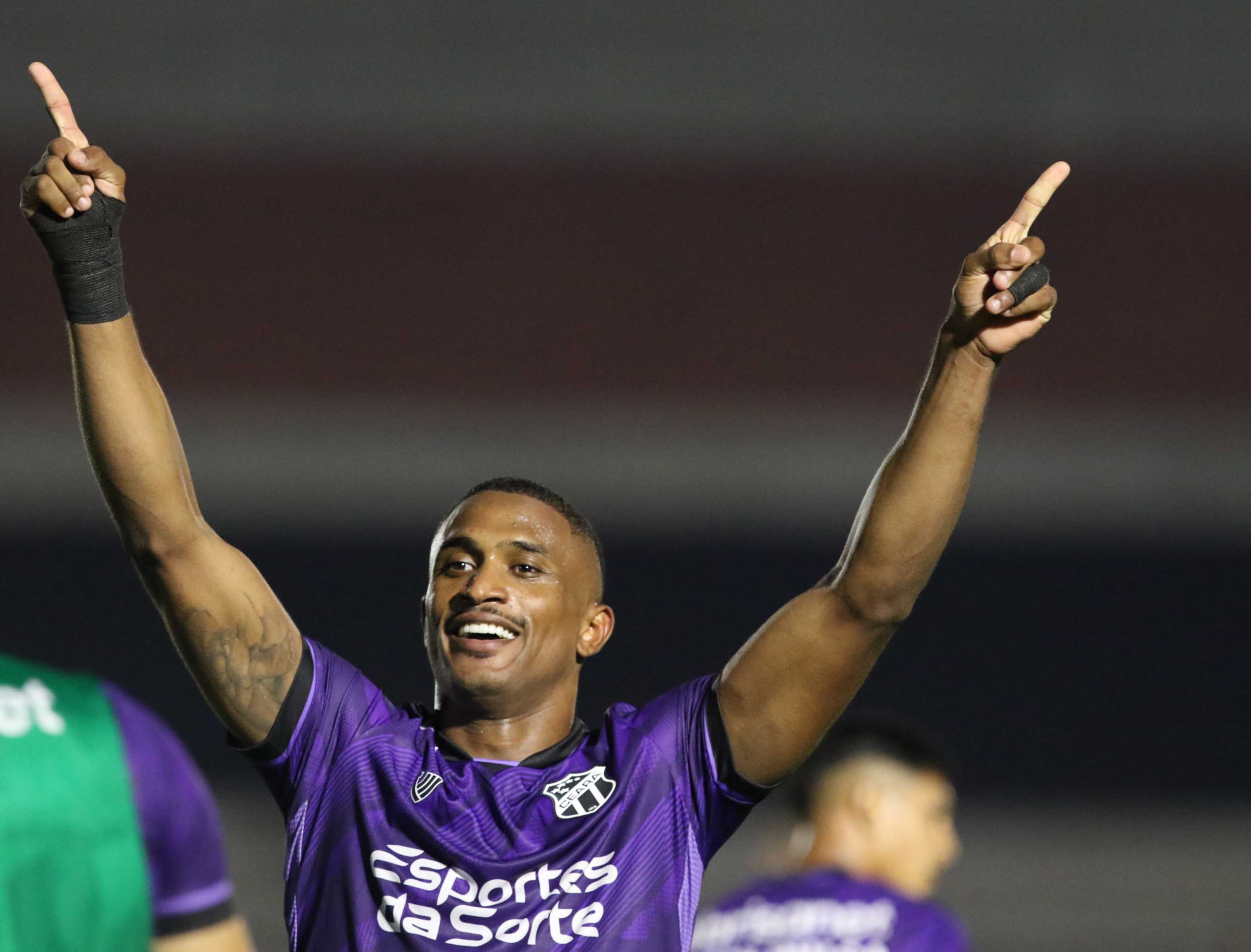 Saulo Mineiro marcou três gols e deu uma assistência
 (Foto: CELIO MESSIAS / UAI Foto / Estadão Conteúdo)