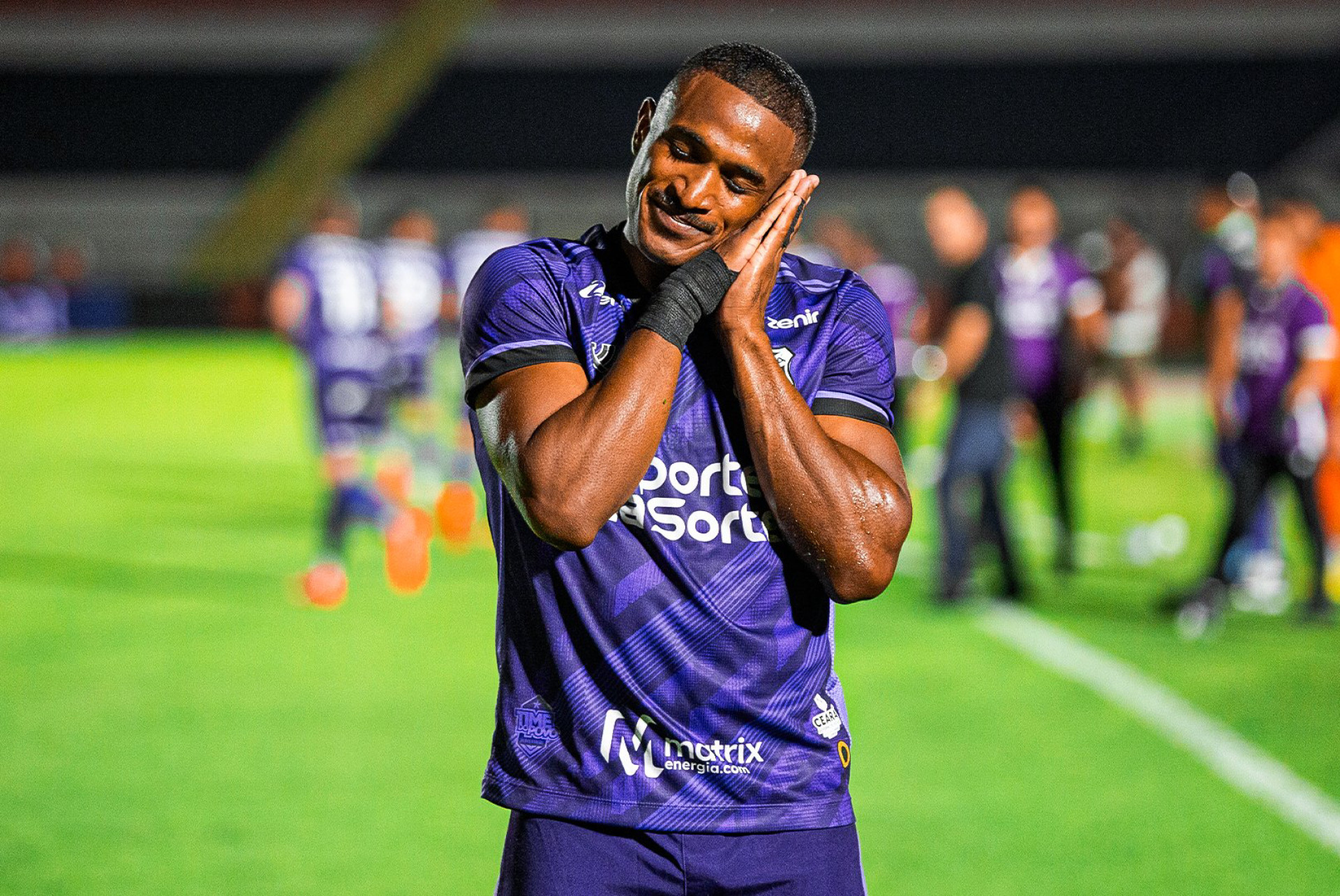 Atacante Saulo Mineiro comemora gol no jogo Botafogo-SP x Ceará pelo Campeonato Brasileiro Série B 2024 (Foto: Felipe Santos / Ceará SC)