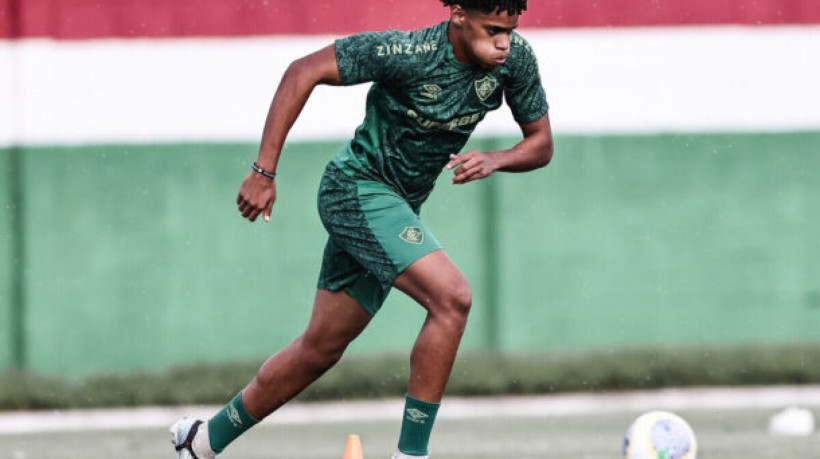 Matheus Reis, atacante de 17 anos, está recuperado de lesão na coxa direita; jogador é tido como um dos 50 melhores sub-17 do mundo