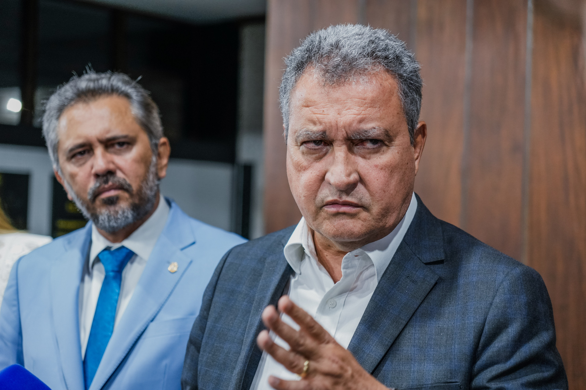 Governador Elmano de Freitas e o Rui Costa a Fortaleza em reunião da PAC em Fortaleza (Foto: FERNANDA BARROS)