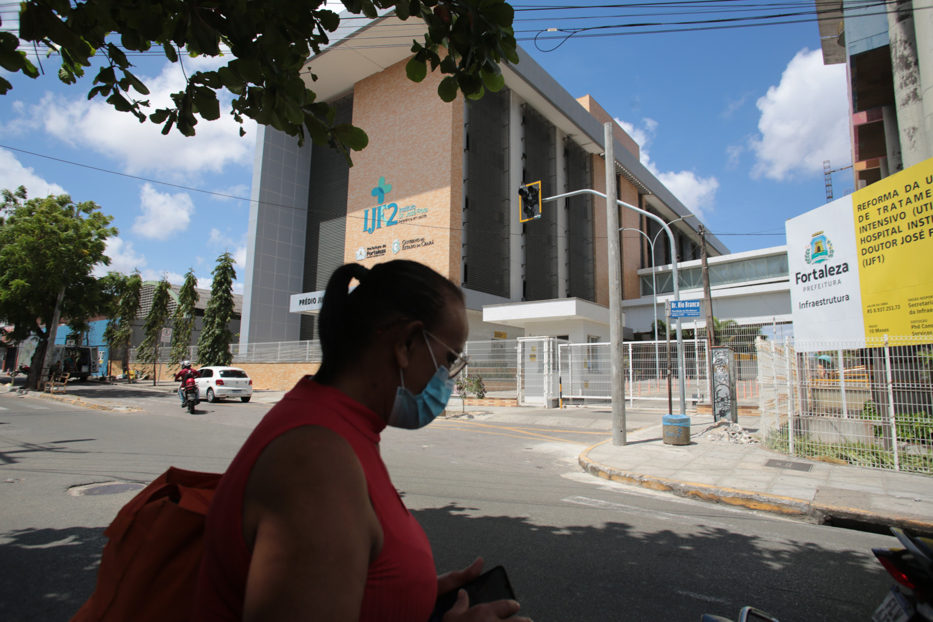 ￼USUÁRIOS têm denunciado falta de medicamentos IJF (Foto: FÁBIO LIMA)