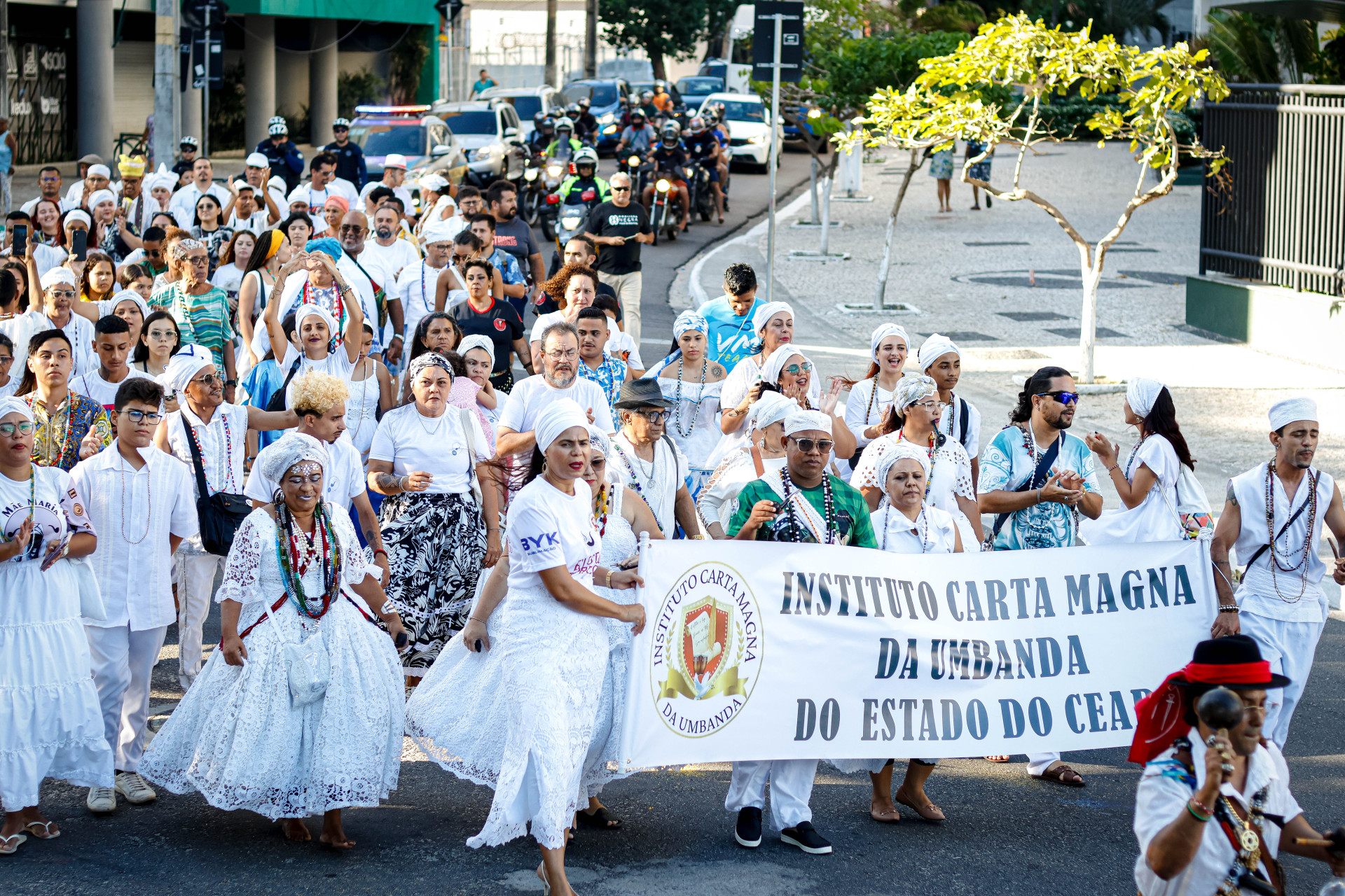 ￼PARTICIPANTES cobraram direitos e se manifestaram contra racismo e intolerância religiosa (Foto: AURÉLIO ALVES)