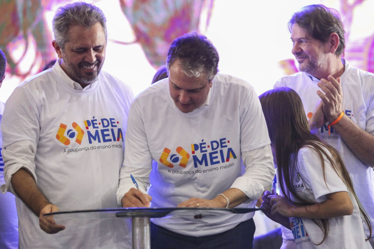 ￼GOVERNADOR Elmano de Freitas, Camilo Santana e Cid Gomes(Foto: Fabio Lima)