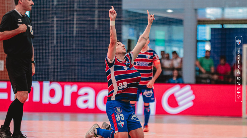 Rômulo, fixo do Fortaleza, comemora gol marcado na final do Brasileirão de Futsal