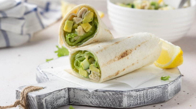 Wrap de frango com abacate (Imagem: Lapina Maria | Shutterstock)