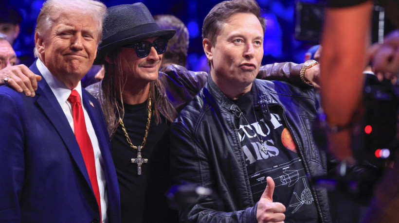 O presidente eleito dos EUA, Donald Trump; o cantor Kid Rock; e o CEO da Tesla e da SpaceX, Elon Musk, posam para foto durante o UFC 309 no Madison Square Garden, em Nova York, em 16 de novembro de 2024 