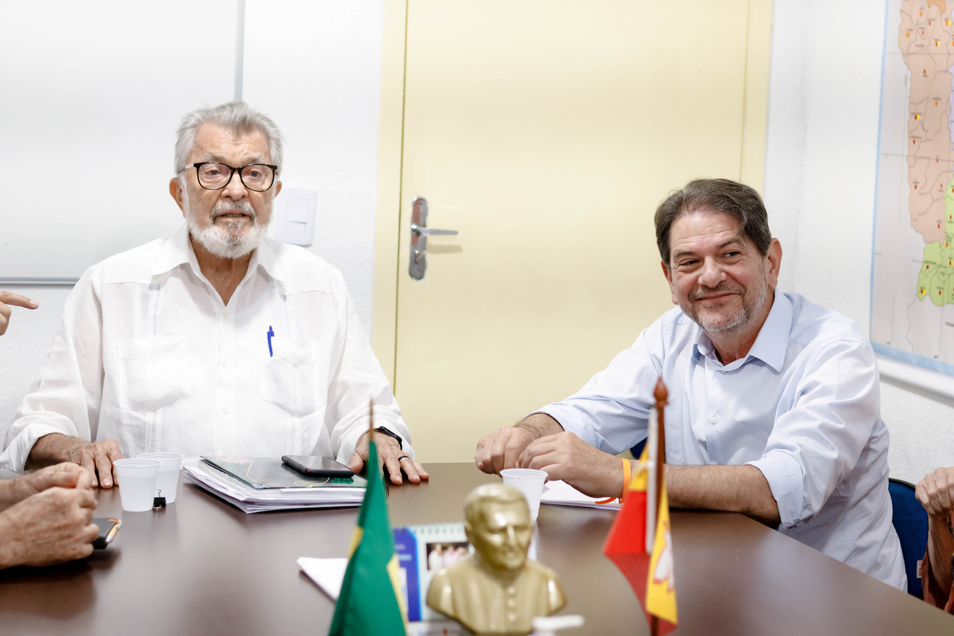 ￼EUDORO Santana e Cid Gomes em reunião do PSB (Foto: AURÉLIO ALVES)