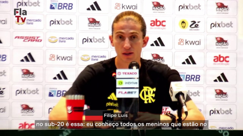 Filipe Luís exalta jovens do Flamengo: 'É a vantagem de ter trabalhado na base' 