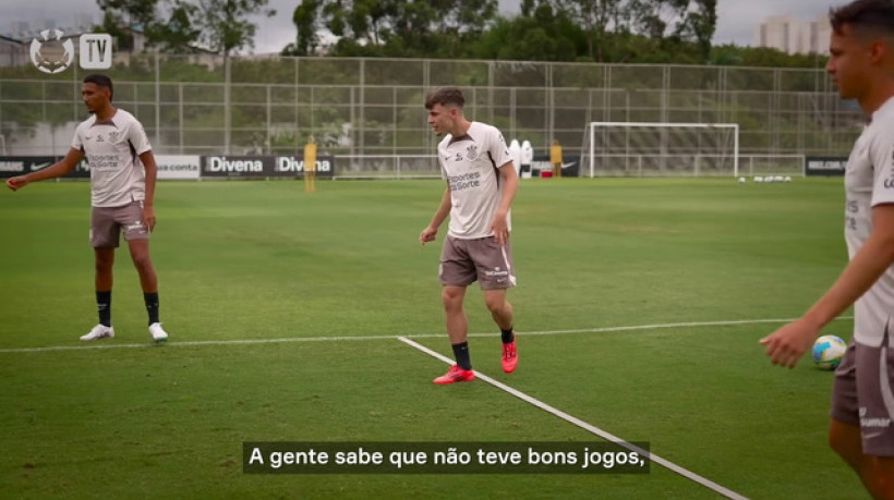 Bidon celebra evolução no profissional e reação do Corinthians