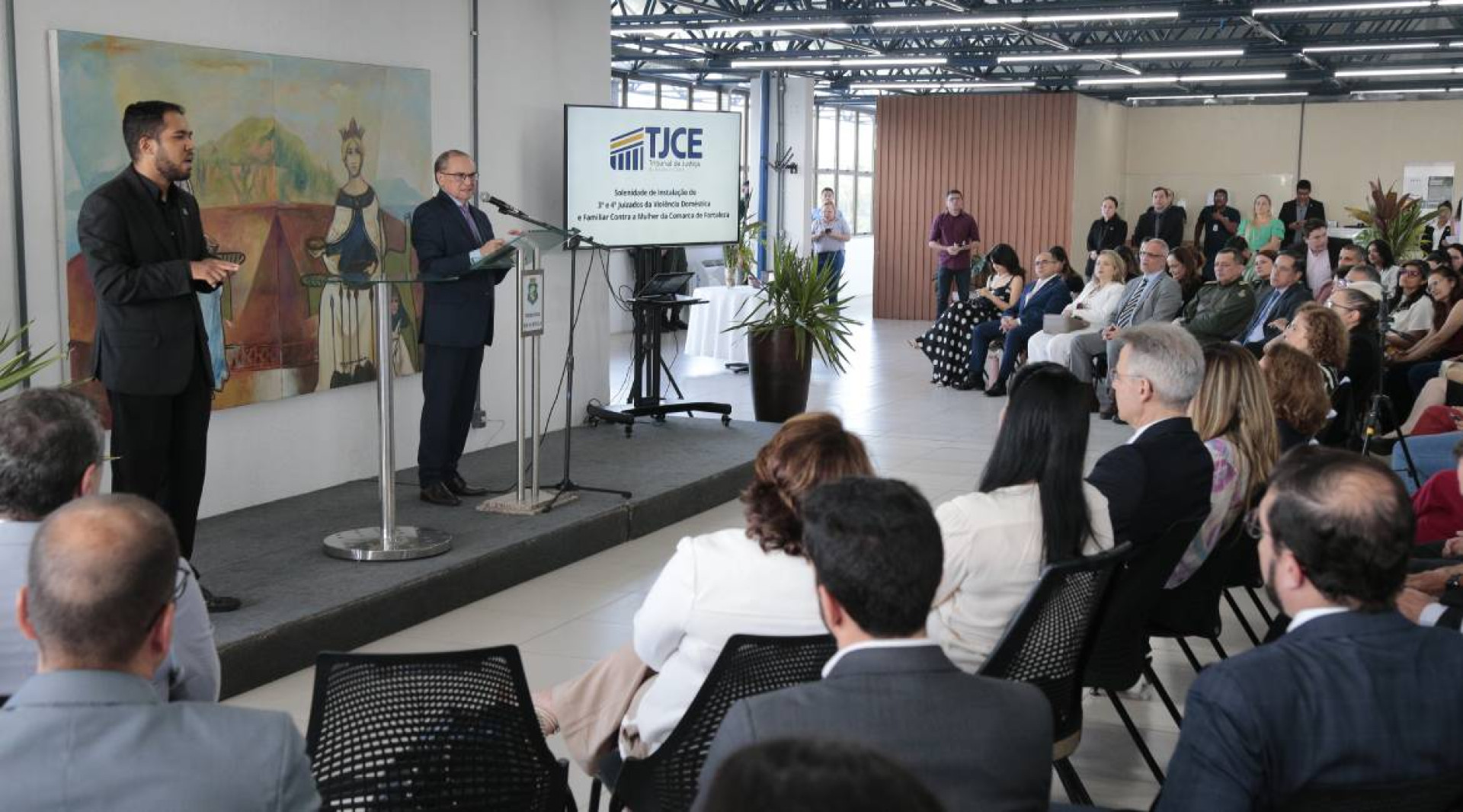 ￼DESEMBARGADOR Abelardo Benevides faz apresentação durante a implantação dos dois juizados (Foto: Divulgação Tribunal de Justiça do Ceará)