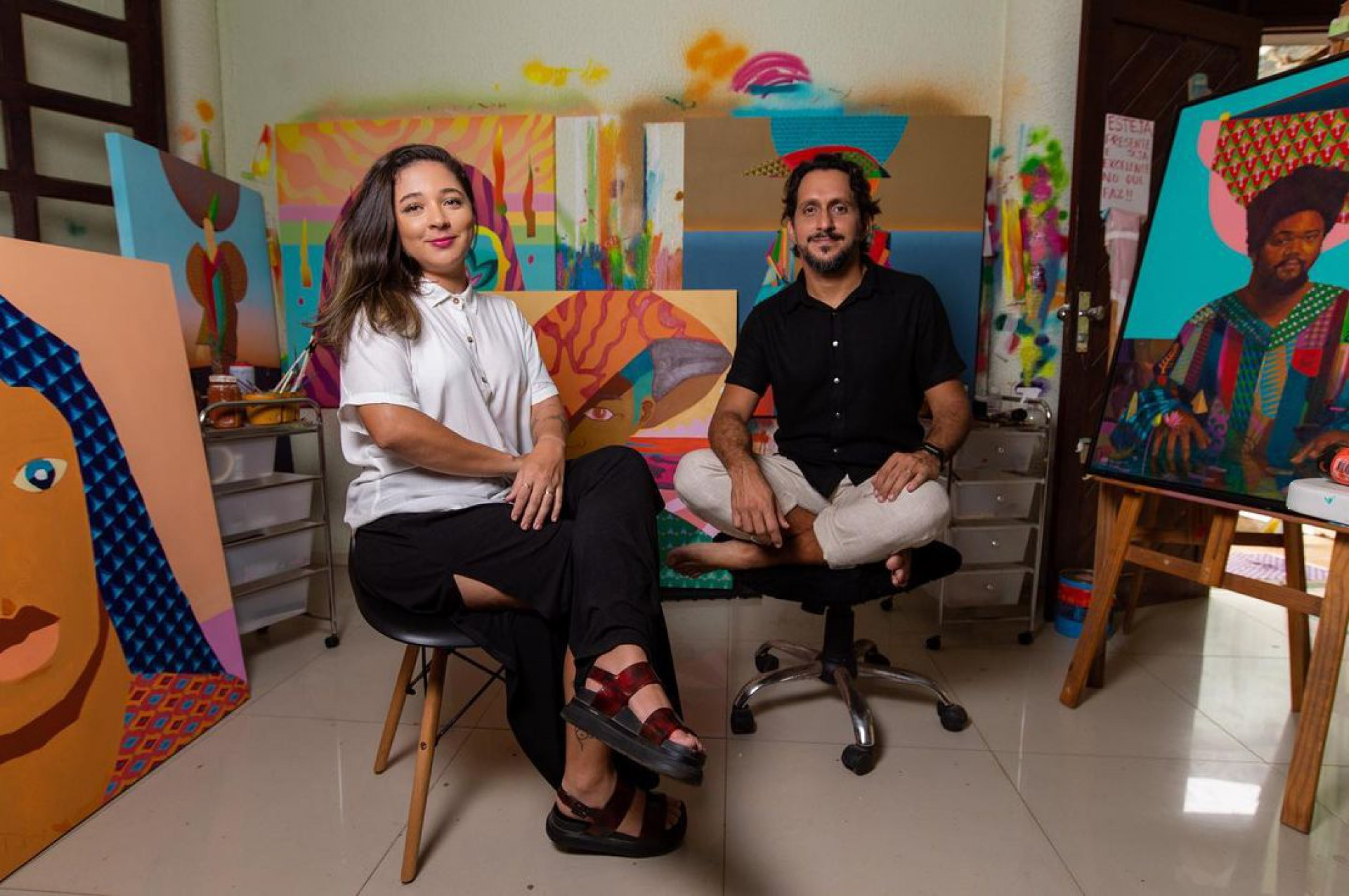 Terezadequinta e Robézio, dupla de artistas que forma o Acidum Project (Foto: Viktor Braga/Divulgação)