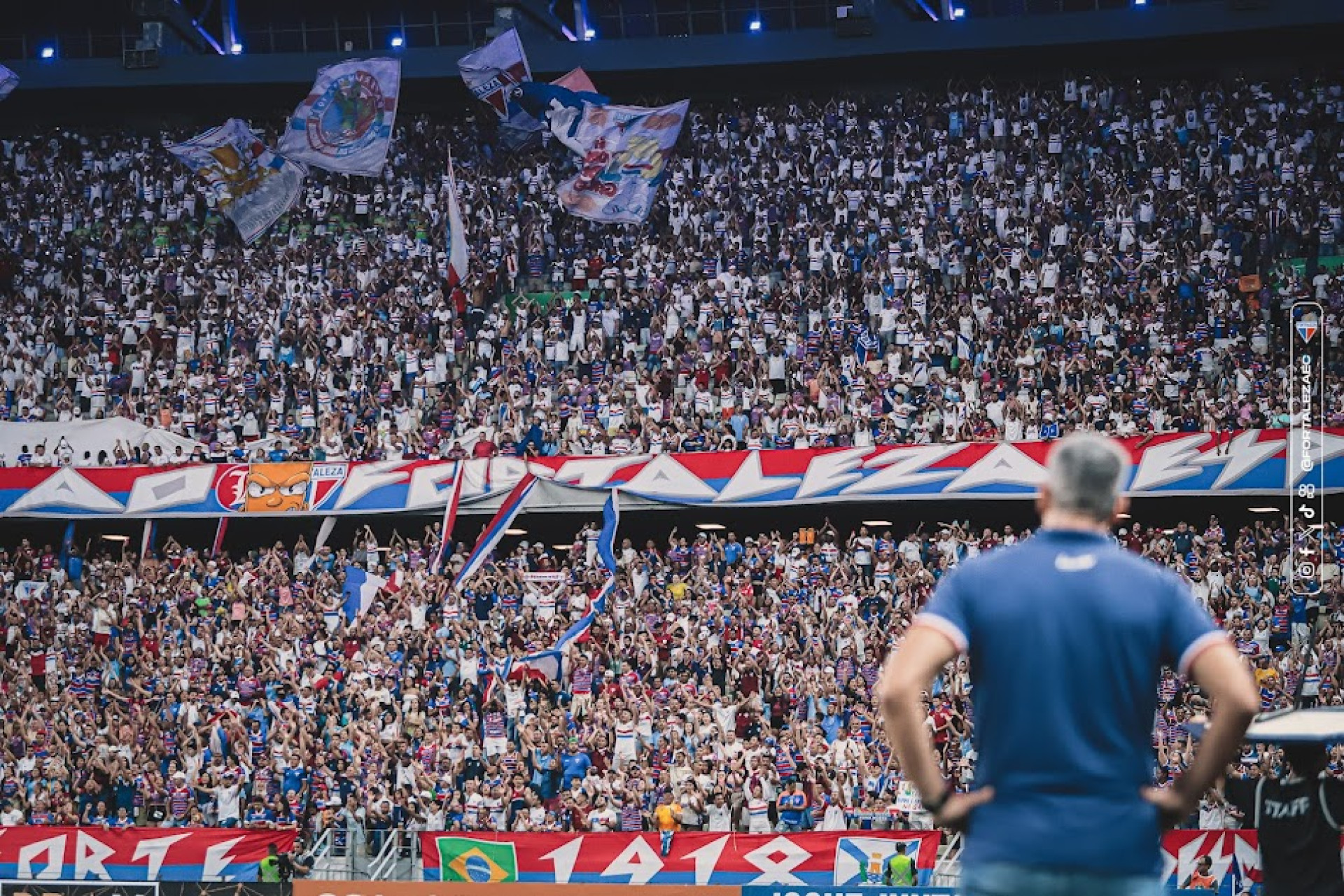 Torcida do Fortaleza na Arena Castelão (Foto: Mateus Lotif / Fortaleza EC)