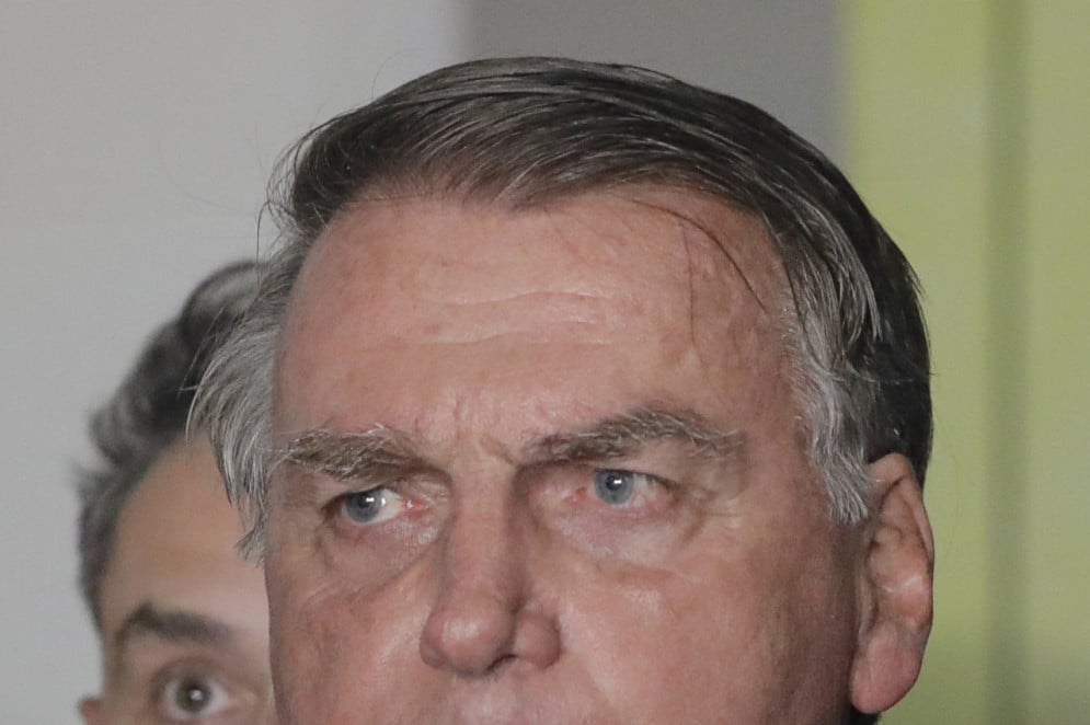 O ex-presidente do Brasil Jair Bolsonaro questiona prisão de Braga Neto  (Foto: Sergio Lima / AFP)