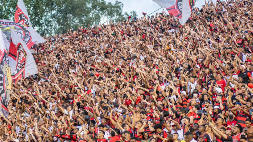 Torcida do Vitória em partida da Série B do Brasileirão 2023 