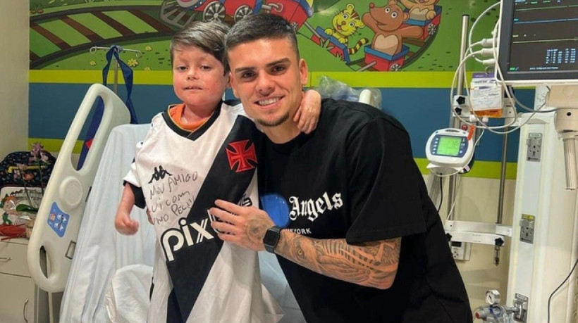 Ex-atacante do Vasco, Gabriel Pec visitou Gui no hospital 