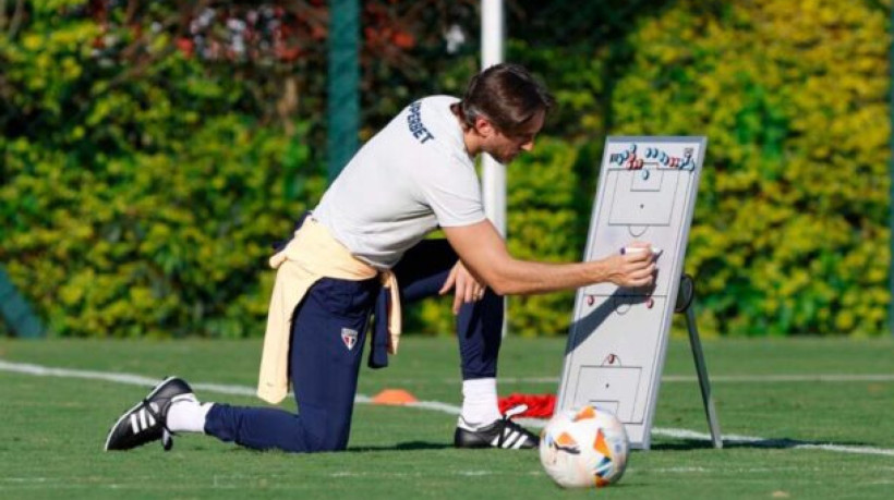 Tricolor começa a olhar para o setor com mais atenção e prepara contratações para as alas na próxima temporada
