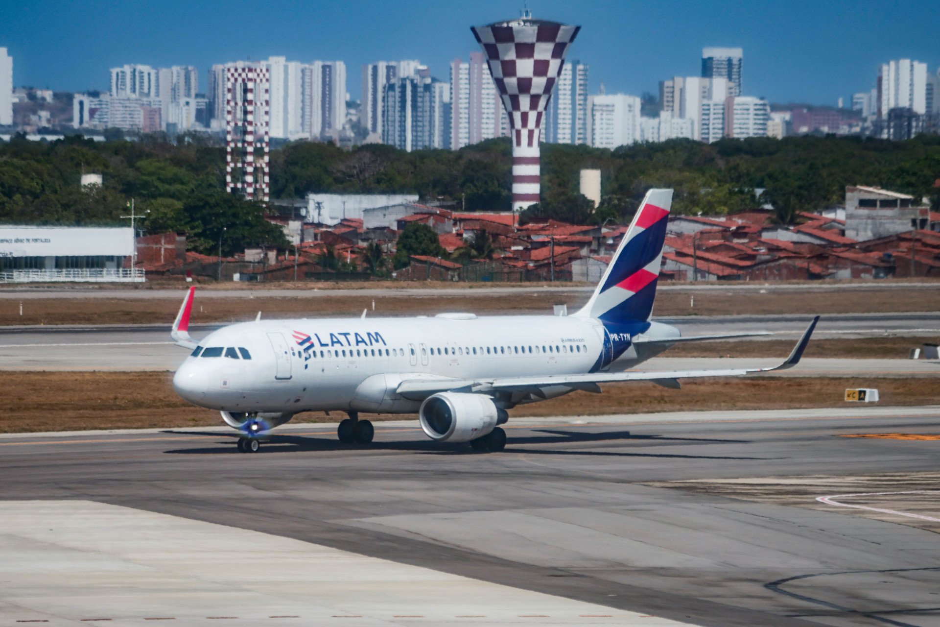 A frequência diária dos voos da Latam ocorrerá durante a alta temporada de verão até o mês de agosto. (Foto: Samuel Setubal)