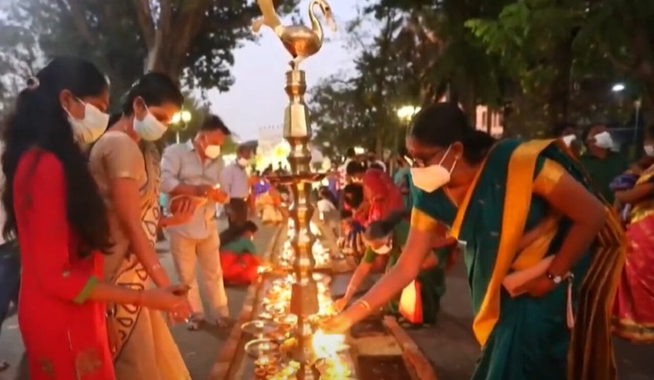 A festa de Shiva, conhecida como 