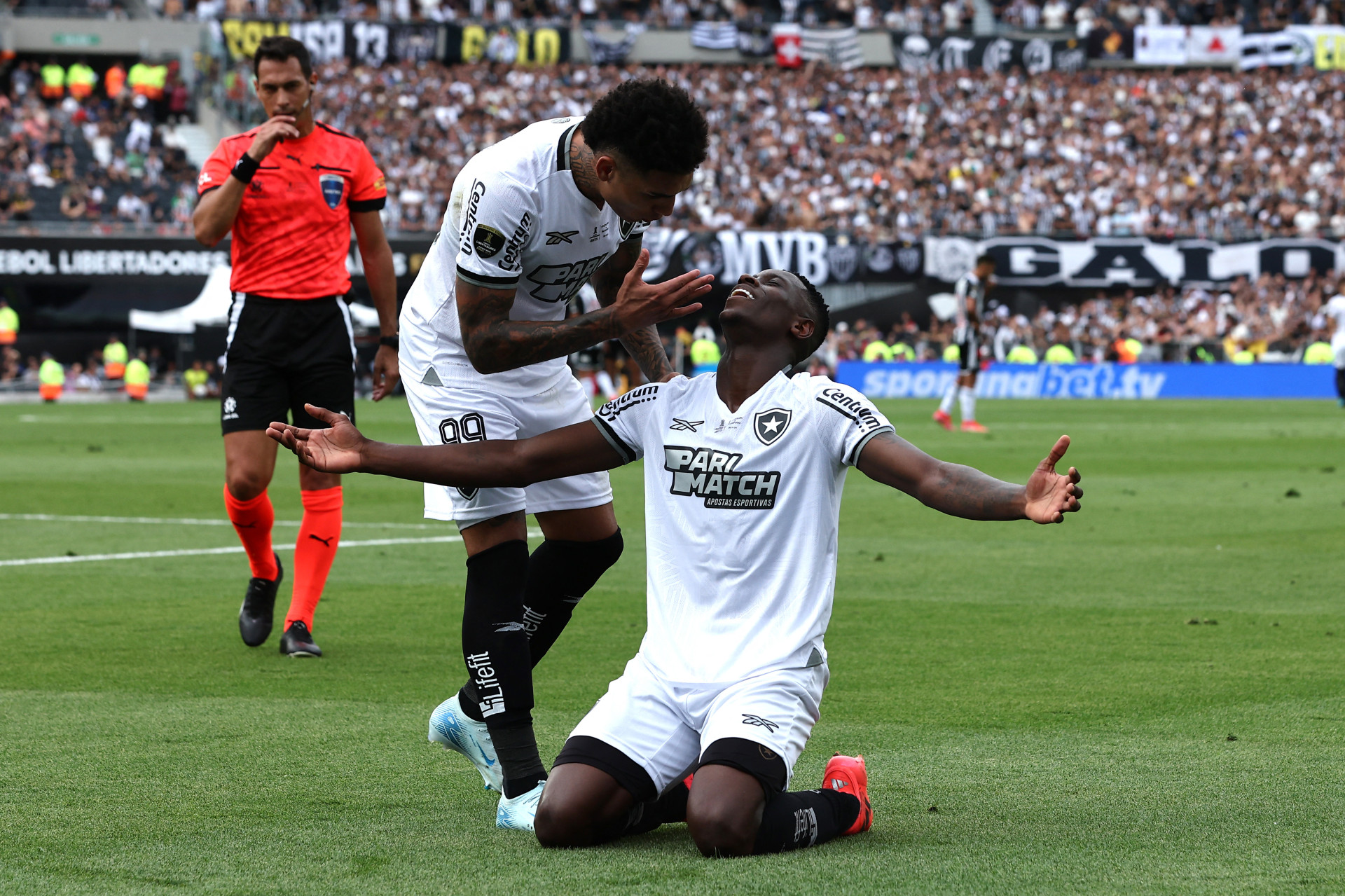 Luiz Henrique marcou um dos gols do Botafogo na final da Libertadores contra o Atlético-MG (Foto: ALEJANDRO PAGNI / AFP)