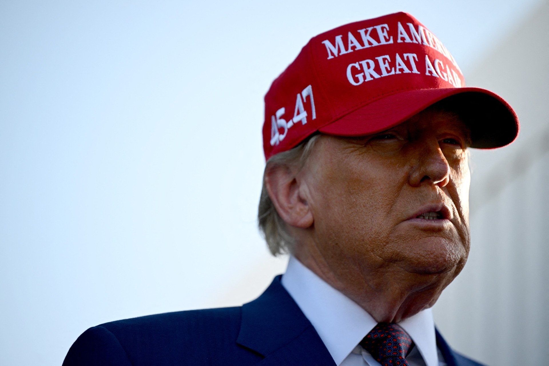 Donald Trump tomou posse como novo presidente dos Estados Unidos (Foto: BRANDON BELL/ AFP)