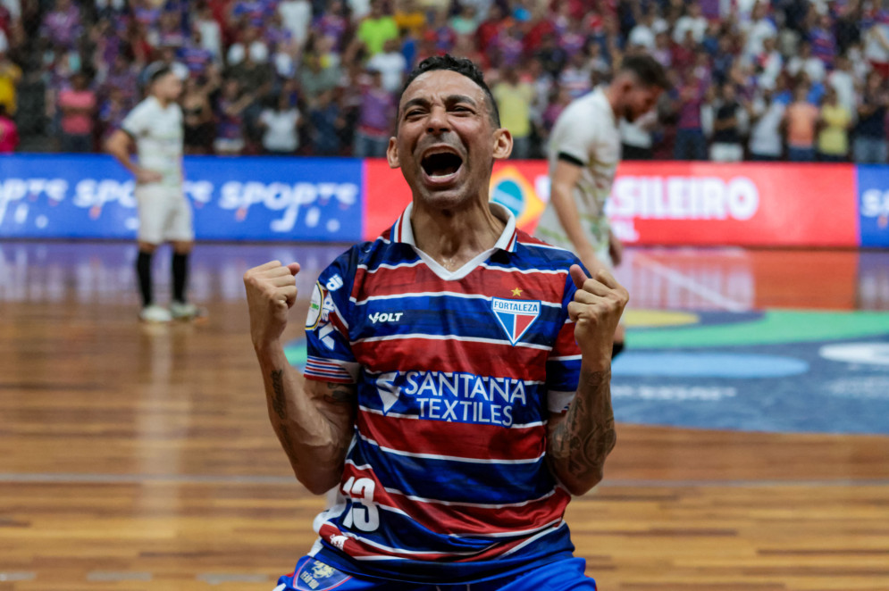 Fortaleza Futsal, de Valdin, levantou três taças e chegou à final dos cinco torneios que disputou(Foto: Samuel Setubal)