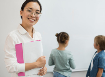 Durante o curso, o estudante tem acesso gratuito ao O POVO +: plataforma de conteúdo com jornal O POVO, reportagens, séries e muito mais
 