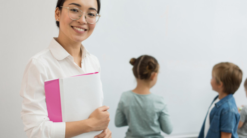 Durante o curso, o estudante tem acesso gratuito ao O POVO +: plataforma de conteúdo com jornal O POVO, reportagens, séries e muito mais
