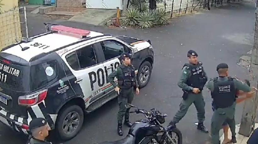 Video flagrou PM batendo em homem após ele xingar a composição