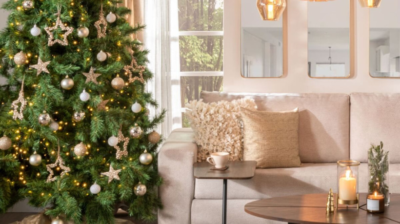 O dourado ajuda a trazer mais elegância para a decoração de Natal (Imagem: Danielcc | Shutterstock)