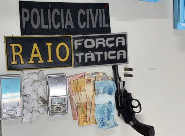 Material apreendido com os suspeitos de matar um homem e balear outras quatro pessoas em Quixadá 