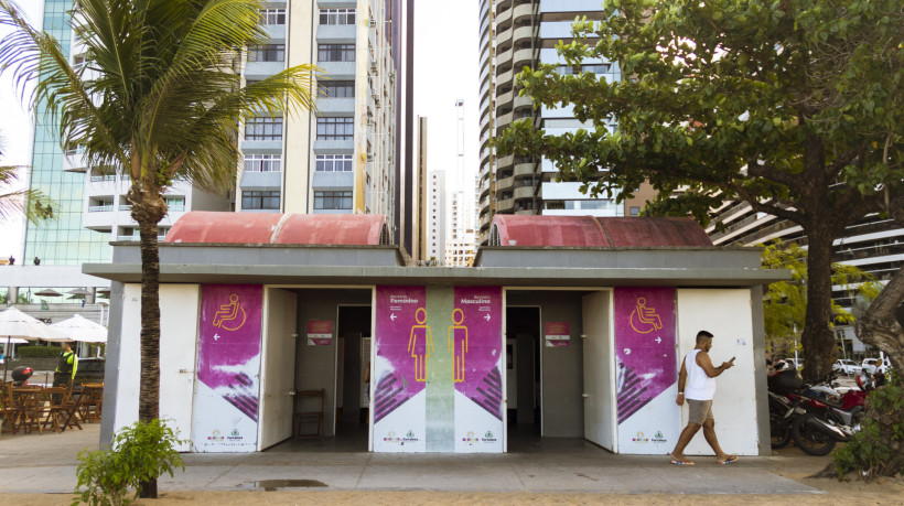 Banheiros públicos da Beira Mar estão desde julho sem manutenção, e gera reclamações de usuários