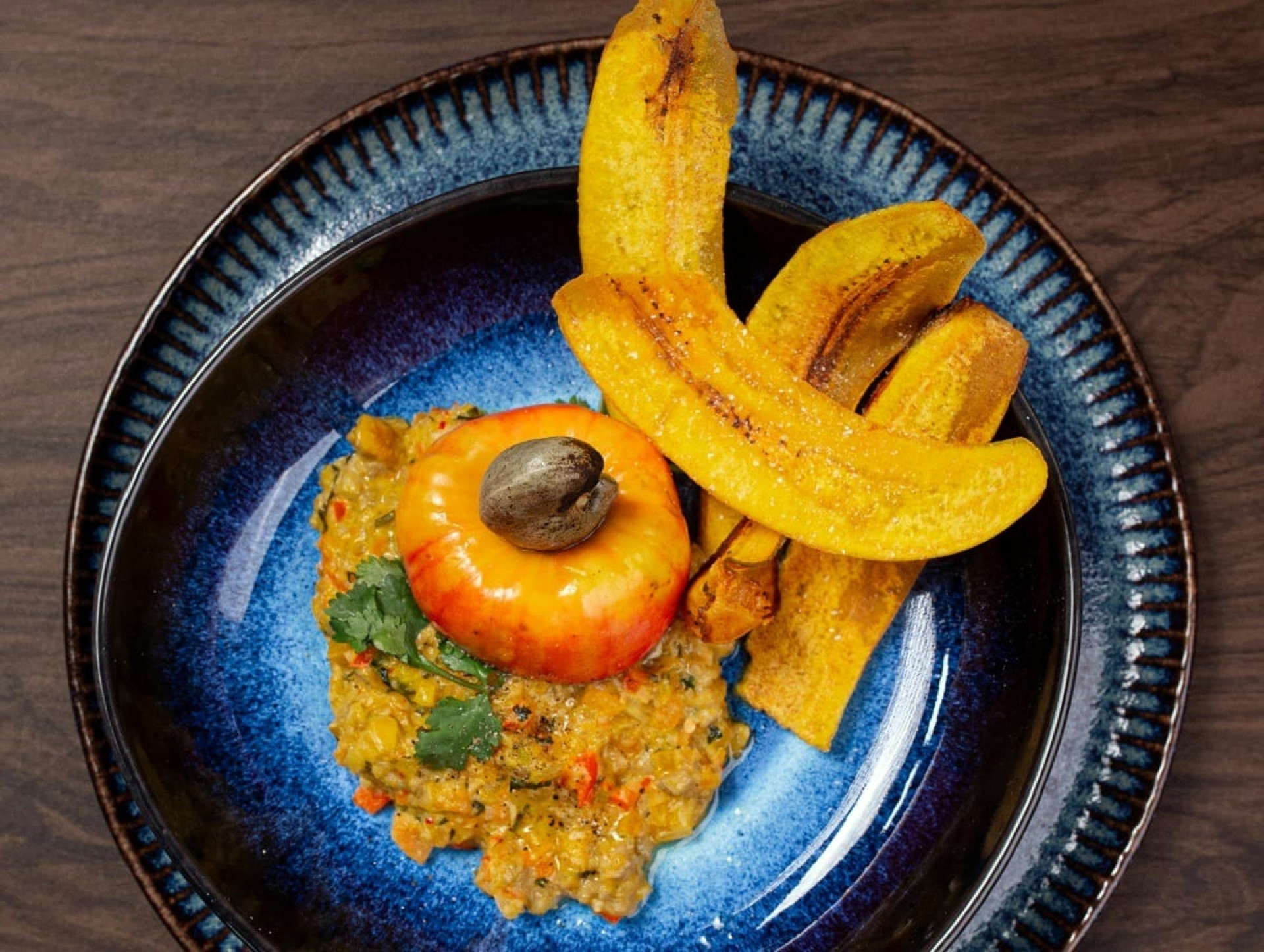 Pirão de castanhas com caju e chips de banana-da-terra foi o prato autoral de José Roberto apresentado an final do Masterchef 2024 (Foto: Band/Divulgação)