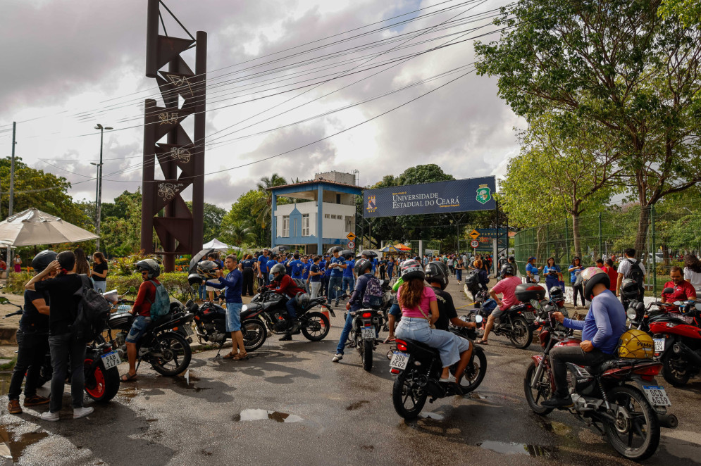 Dados do Instituto Locomotiva mostram que 56% dos trabalhadores não registrados preferem trabalhar por conta própria do que sob a CLT(Foto: AURÉLIO ALVES)