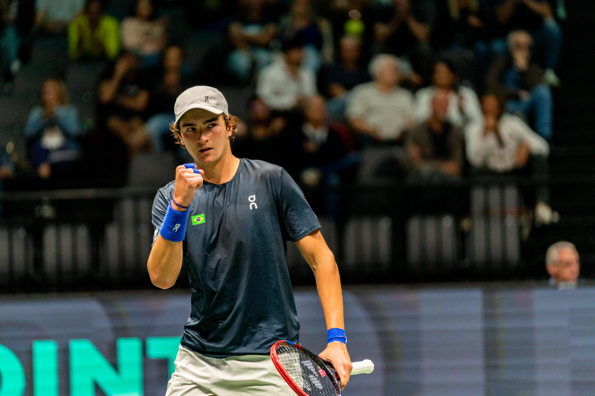 João Fonseca, jovem tenista brasileiro, durante treinos para confrontos da Copa Davis 2024 (Foto:  André Gemmer/CBT)