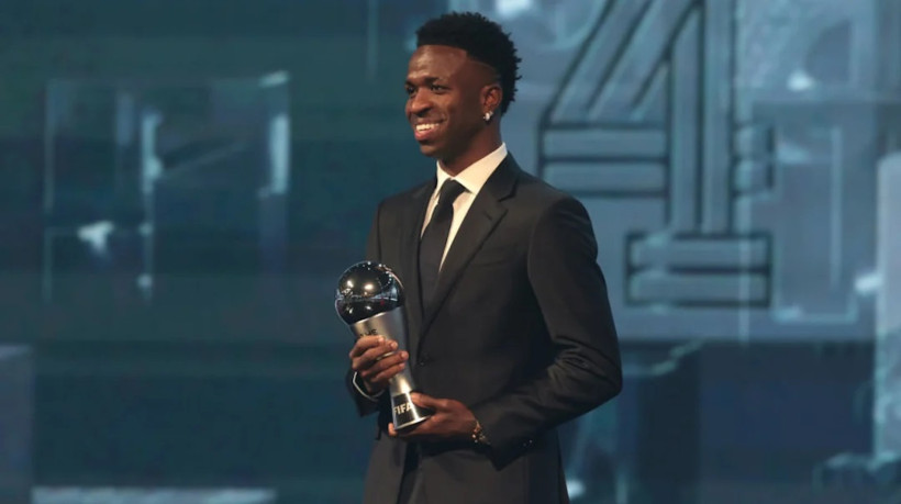 Vinícius Júnior levou para casa o prêmio de Melhor Jogador Masculino da FIFA deste ano