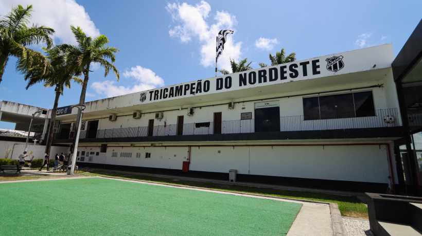 Fachada interna do Estádio Carlos de Alencar Pinto, em Porangabuçu, sede do Ceará Sporting Club