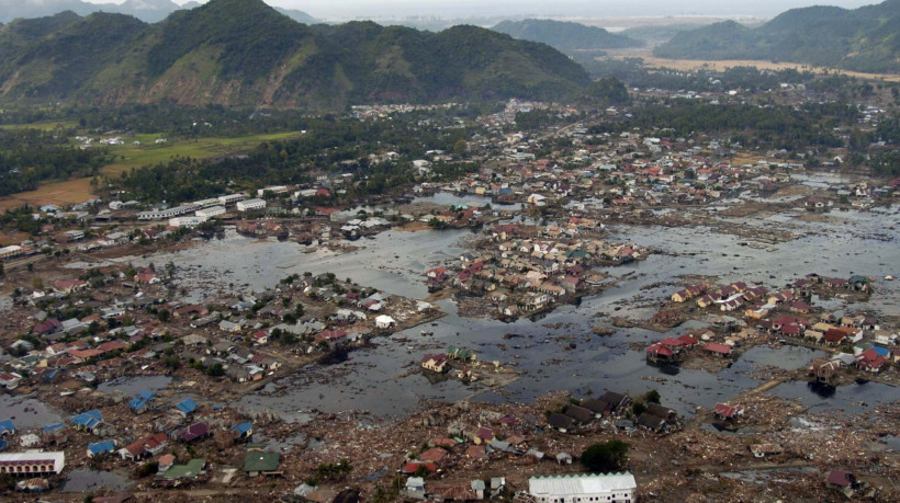 Tsunami mais mortal do mundo completa 20 anos: relembre tragédia que atingiu países ao redor do Oceano Índico