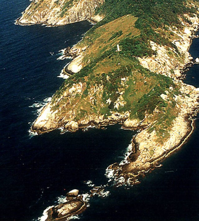 Cientistas do Brasil e do Reino Unido descobriram uma formação vulcânica no fundo do mar, perto da costa brasileira. E concluíram que a área foi uma ilha do tamanho da Islândia. 