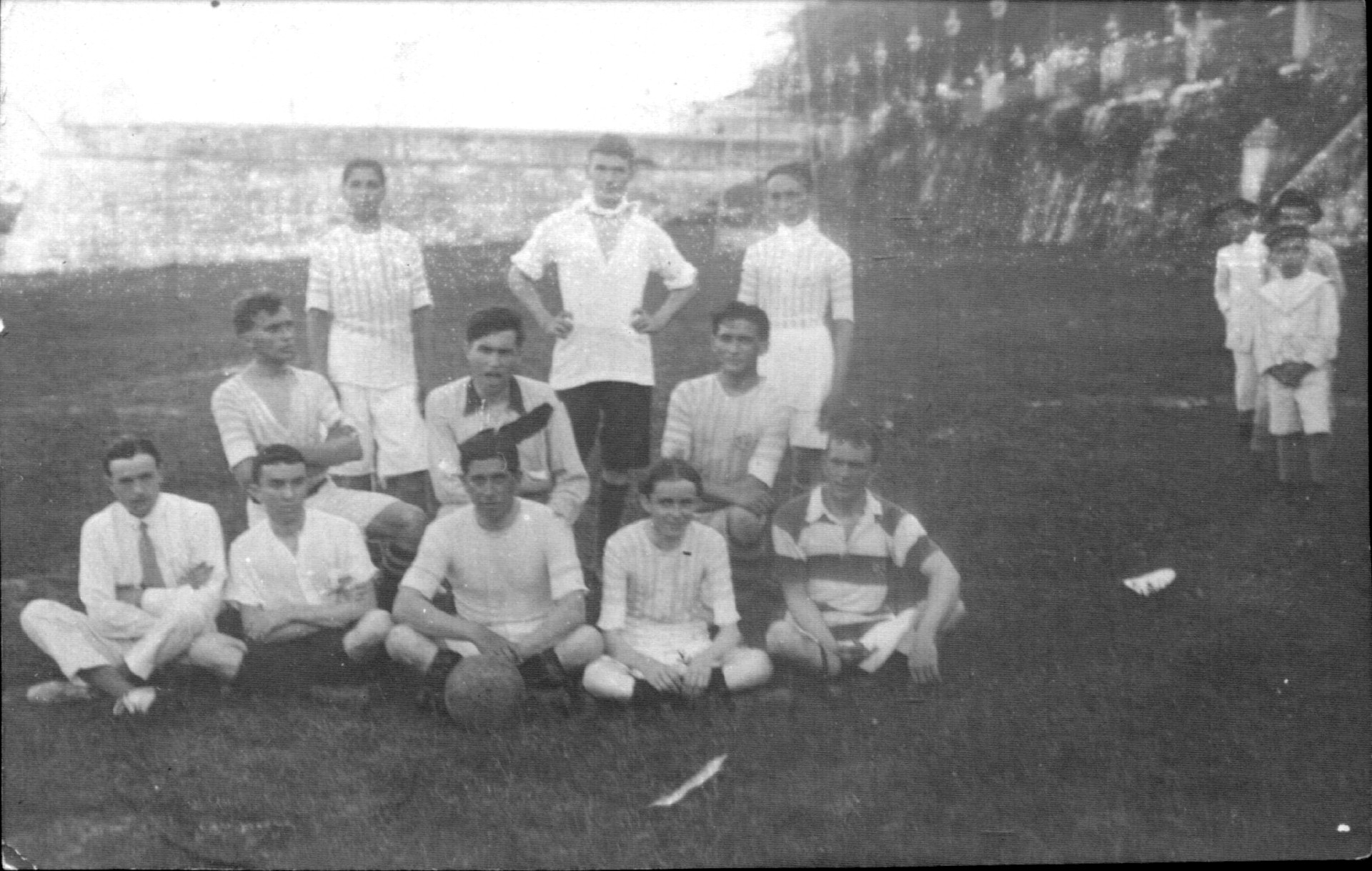 A primeira partida de futebol no Ceará que se tem registro aconteceu no dia 24 de dezembro de 1904, no Passeio Público, no centro de Fortaleza (Foto: Arquivo Nirez)